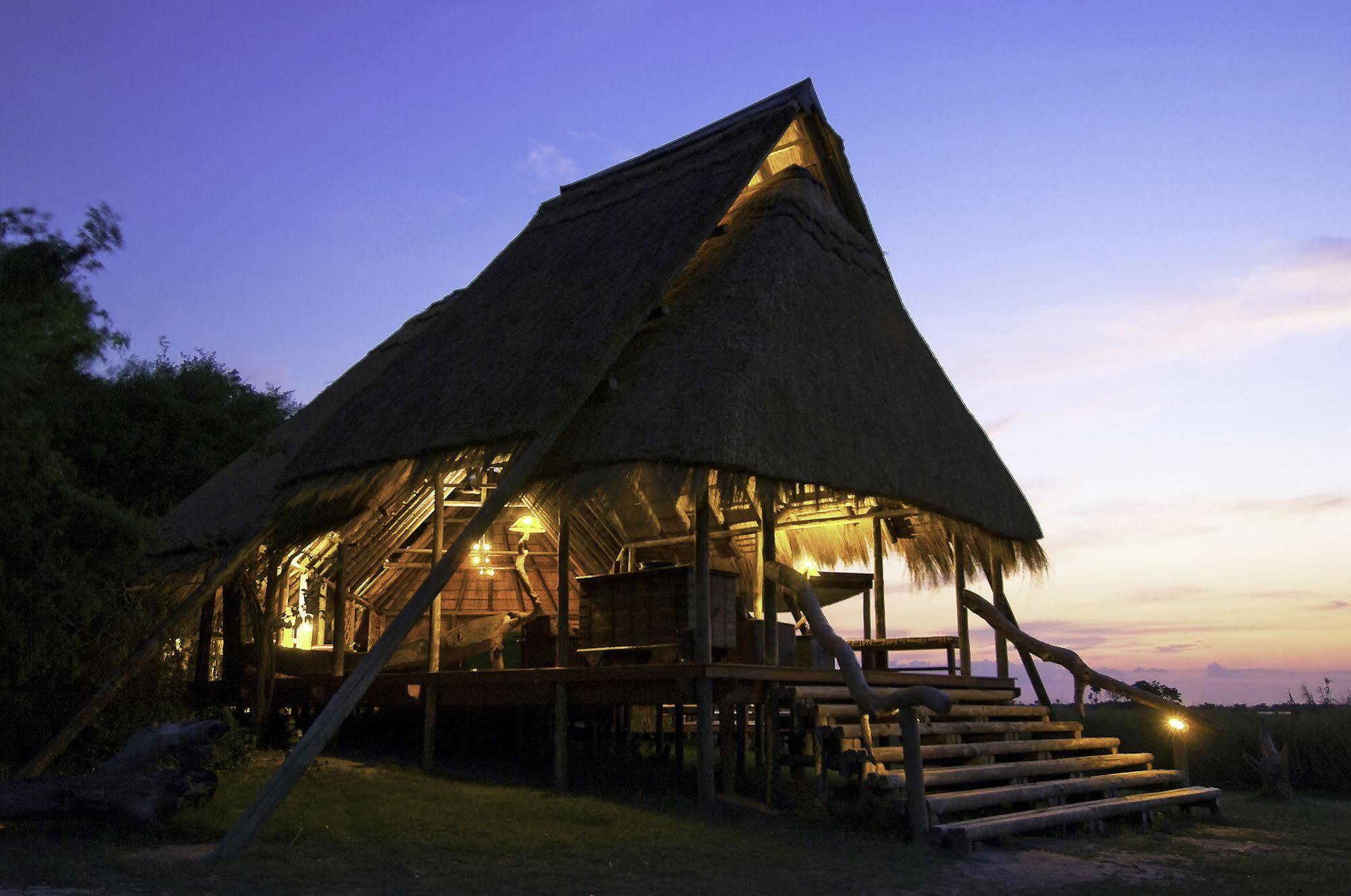Selinda Camp Hotell Selinda Reserve Exteriör bild